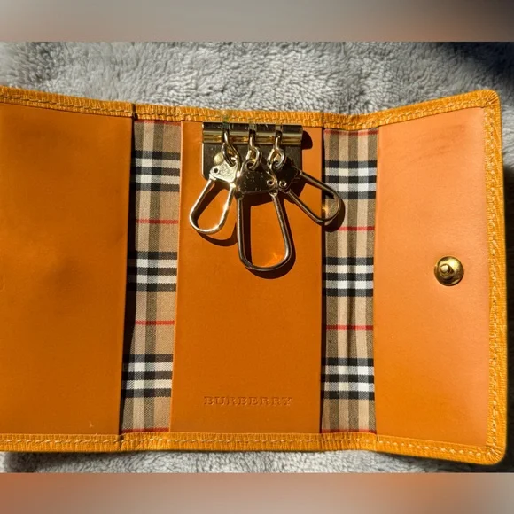 Burberry Mustard Leather 3 Ring Key Case - Picture 2 of 6